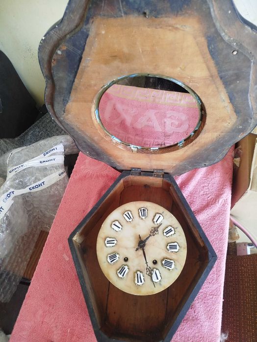 Антикварен Френски часовник с инкрустация от седеф