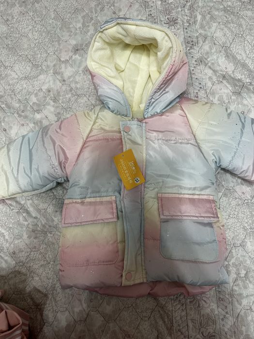 Теплая курточка на девочку
