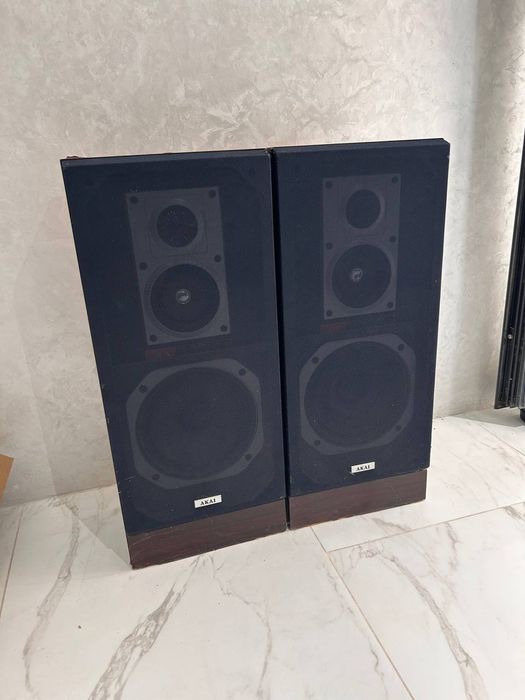 Напольные акустические колонки AKAI + Стереоусилитель «ЛОРТА 50У-202С