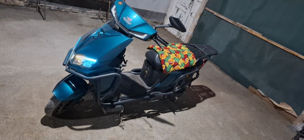 Elektra skuter Buroq