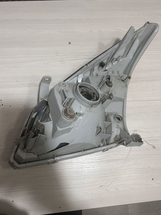 Фара на Тойота Прадо 120