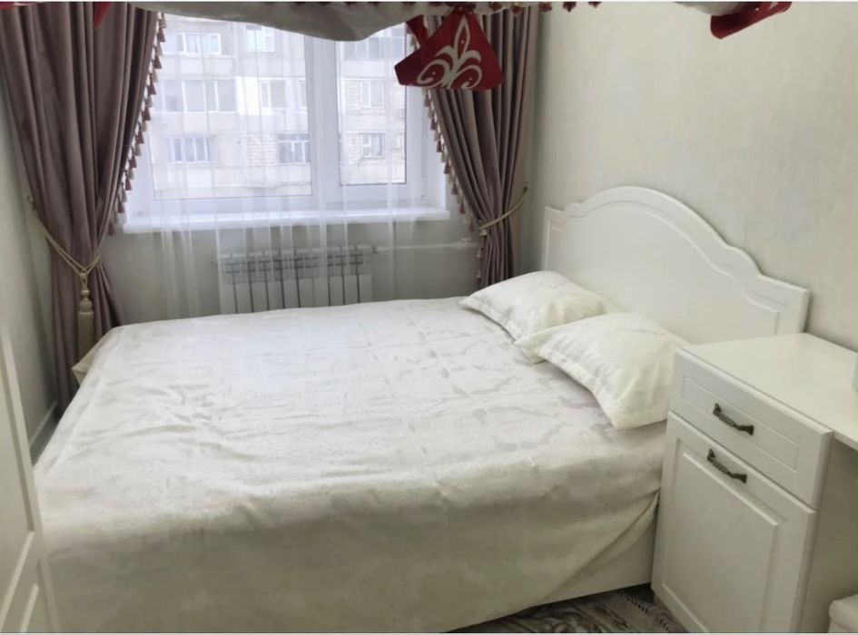 Кровать,2тумбасымен,трюмосымен