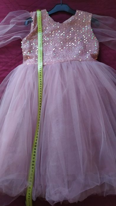 Детска рокля с пайети