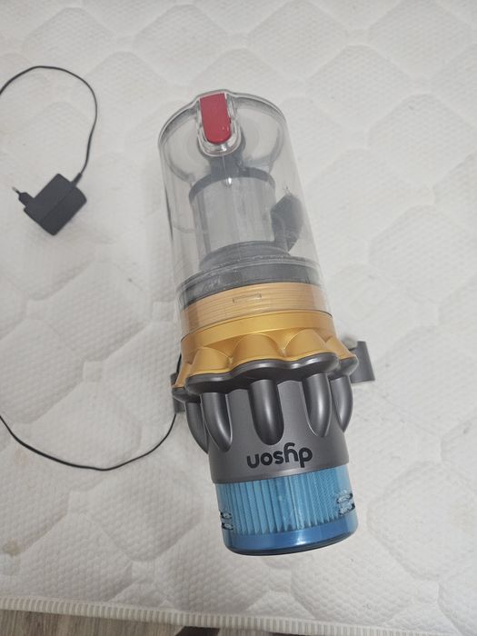 Прахосмукачка Dyson
