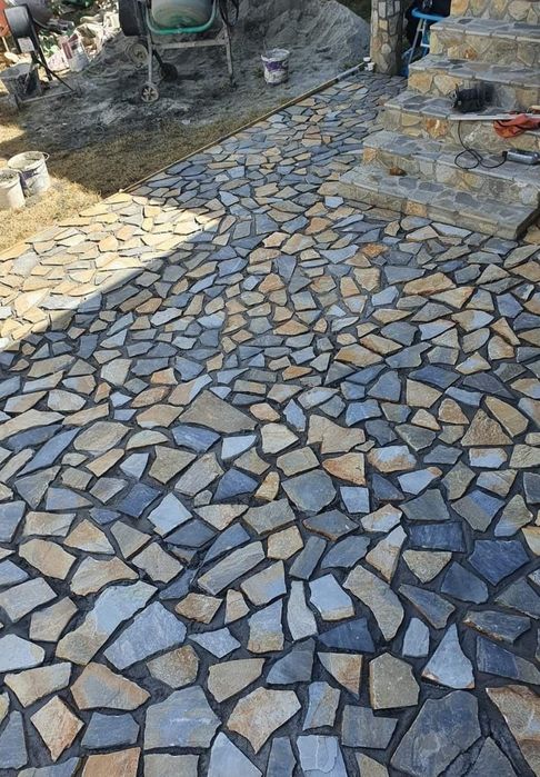 Vând piatra și montez