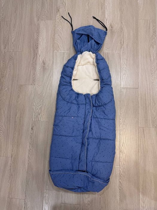 Продаются очень теплый  конверт для коляски с подкладом .