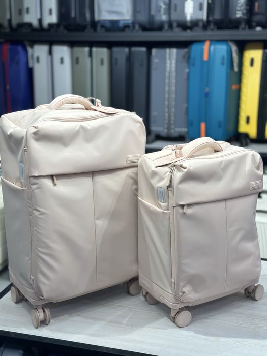 Чемодан из лёгкого и прочного материала