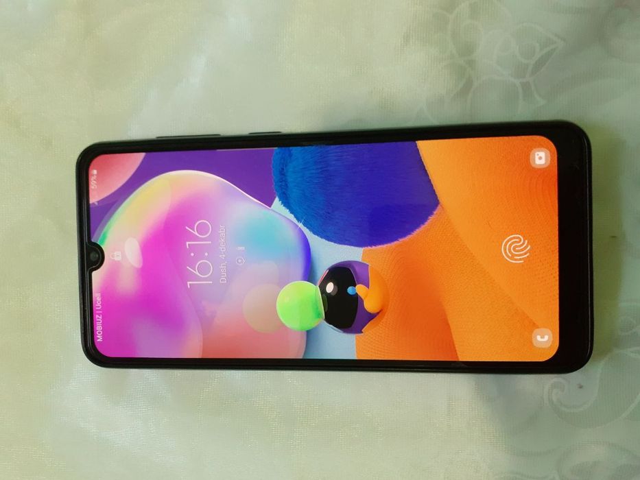 A31 sotiladi ideal holatda