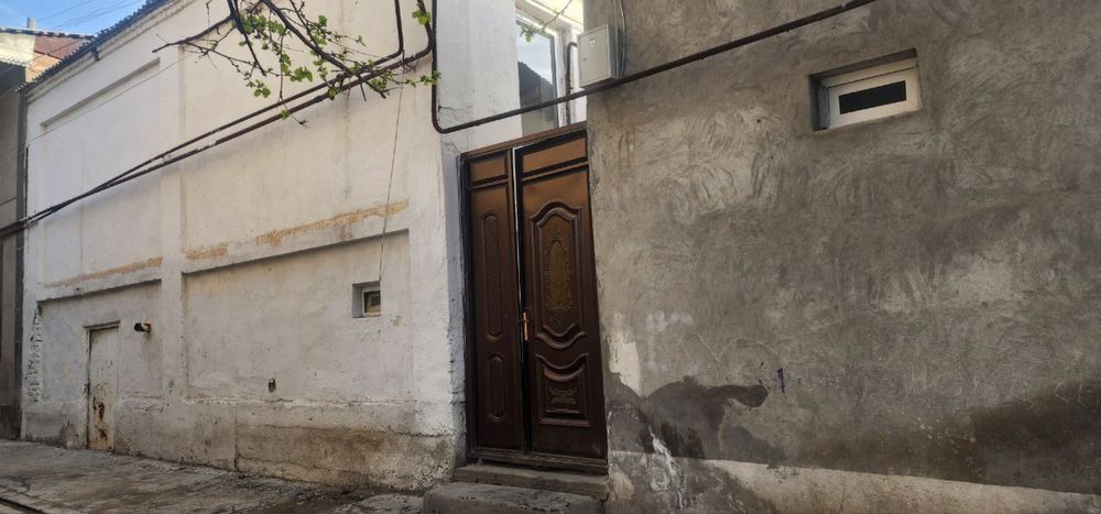 Uy sotiladi uy uzimizniki rieltorlar bezovta qimanglar iltimos