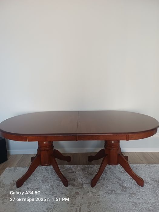 Стол для гостиной