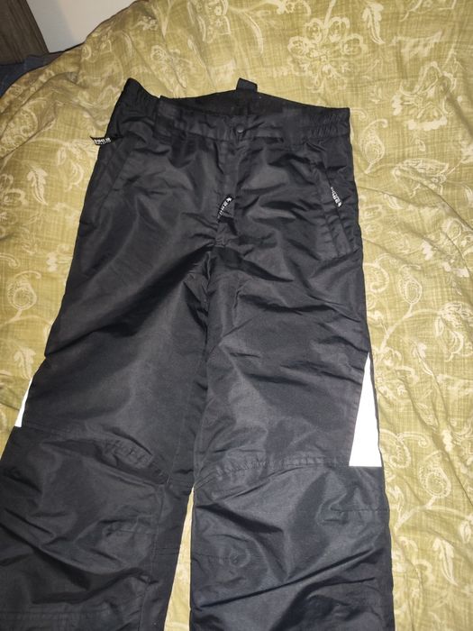 Pantaloni de schi