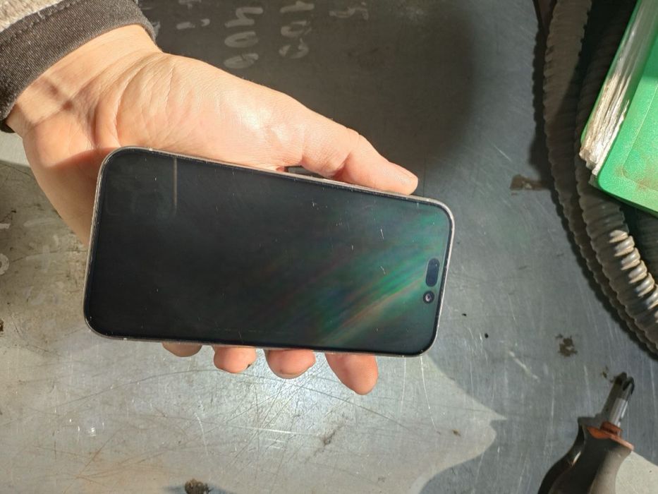 Продам iPhone 15 Pro 256