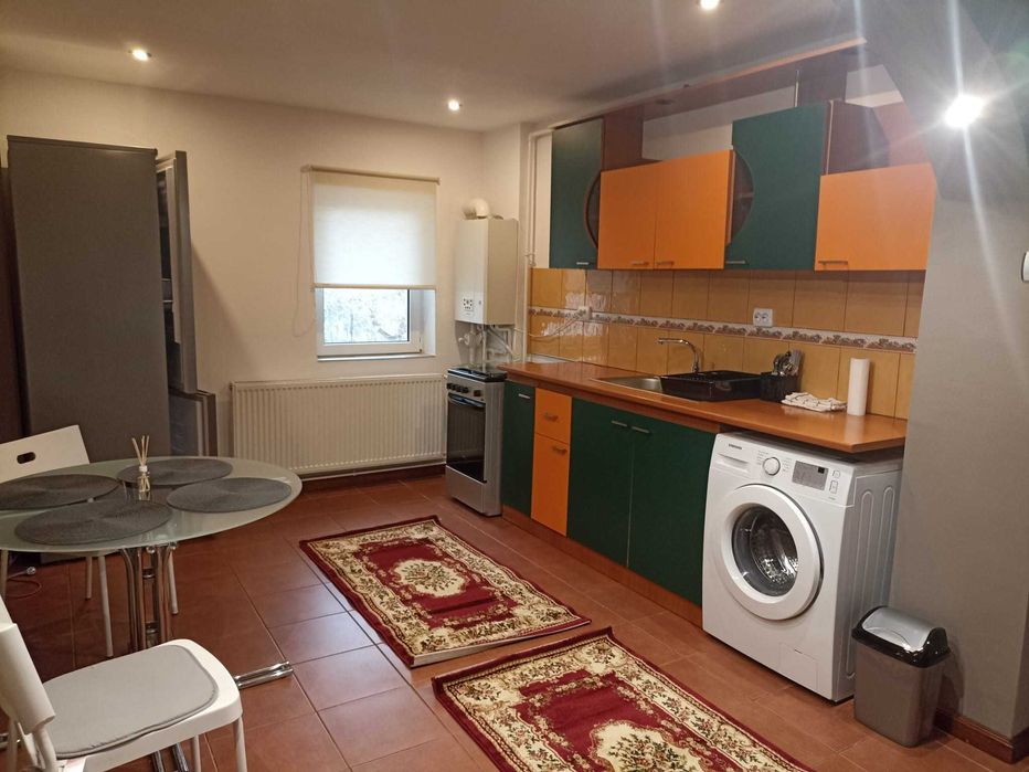 Spre inchiriere apartament 2 camere, situat la et.3 al unui imobil situat in centrul orașului Târgoviste