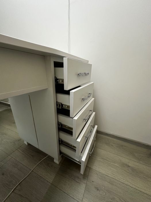 Vand masa manichiura, 5 sertare, aspirator incorporat