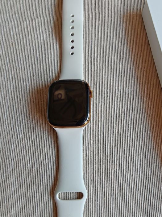 Apple Watch Series 10 (GPS + Cellular), 46mm, Sapphire crystal, Gold Titanium – Перфектен!