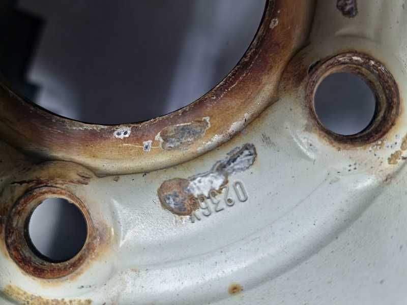 Диск для автомобиля  разболтовка 5 × 114.3,