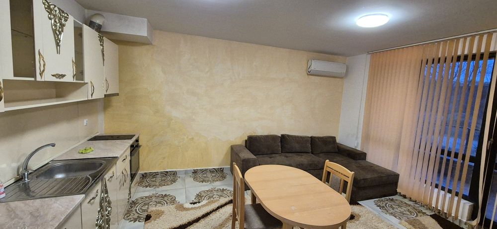 Дава се под наем Двустаен апартамент в Варна, Галата - 65 кв.м за 433.5 € - Снимка #1