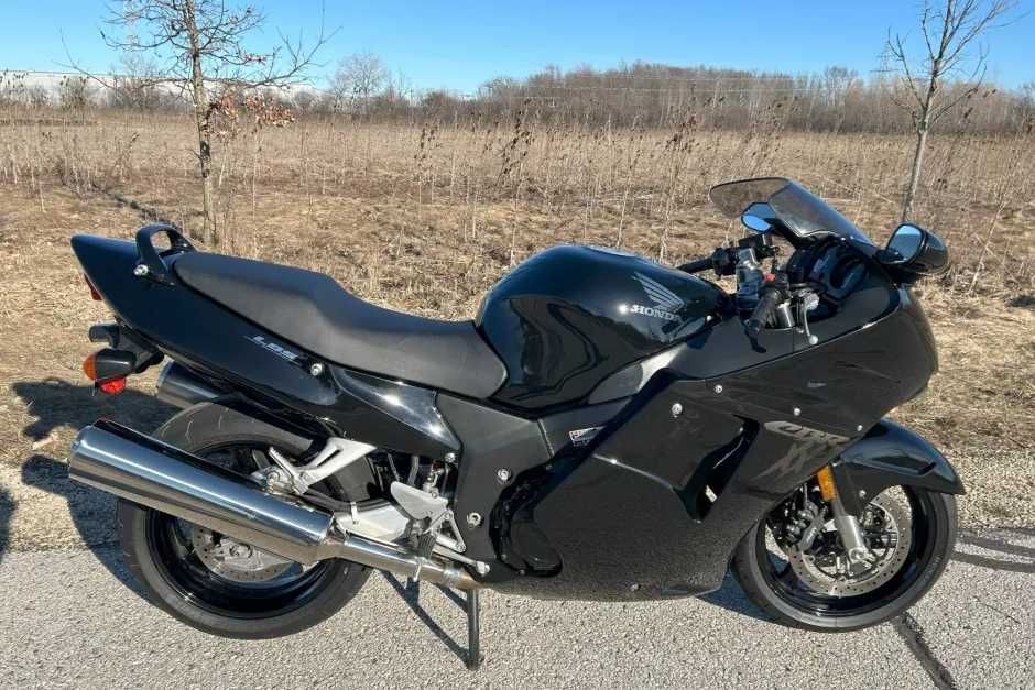 Хонда CBR 1100 XX , карбураторен модел, на части. Honda cbr