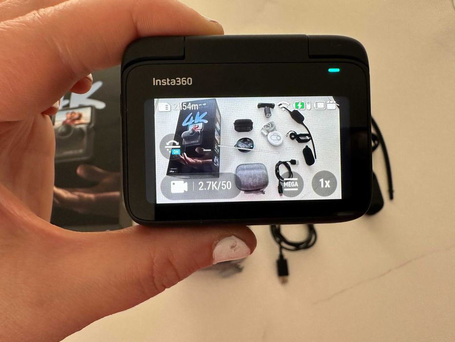 Спортна камера Insta360 GO 3S 128GB – като нова, пълен комплект + допълнителни аксесоари
