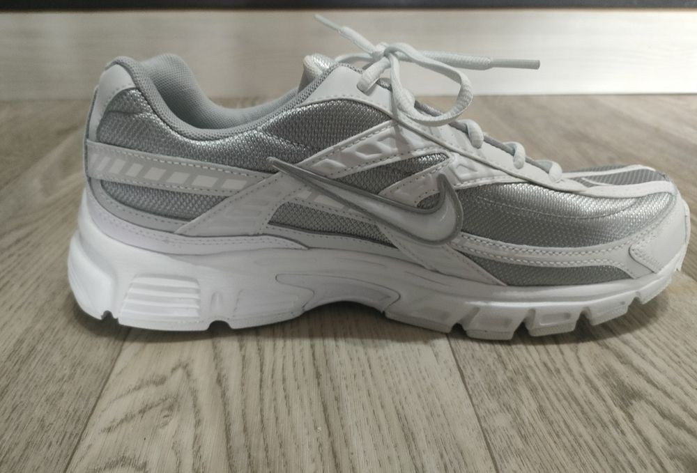 Nike initiator белые, 42 размер