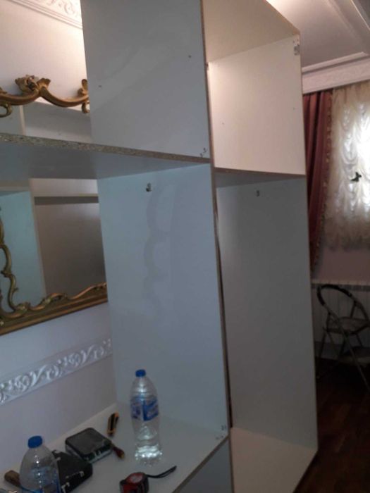 Четири крилен гардероб с плъзгащи врати