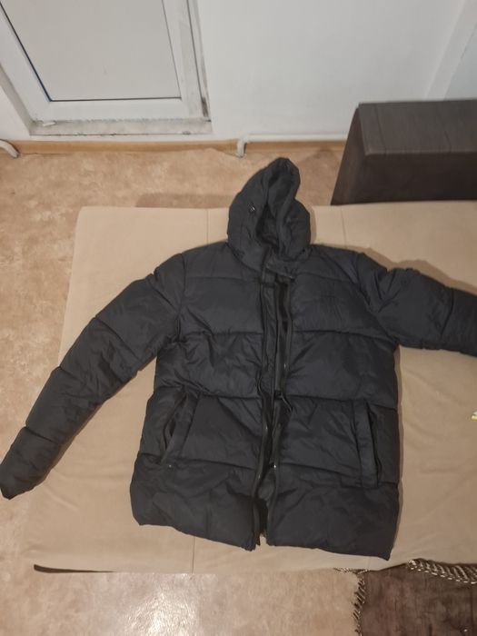 Продам зимни куртку размер L