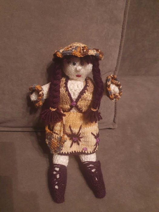 продам кукла вязаная