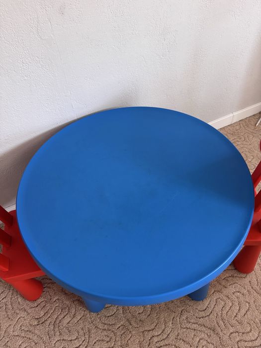 Ikea стол и стулья детские