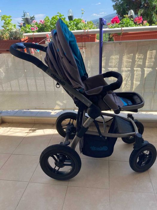 Предлагам употребявана детска количка в много добро състояние.