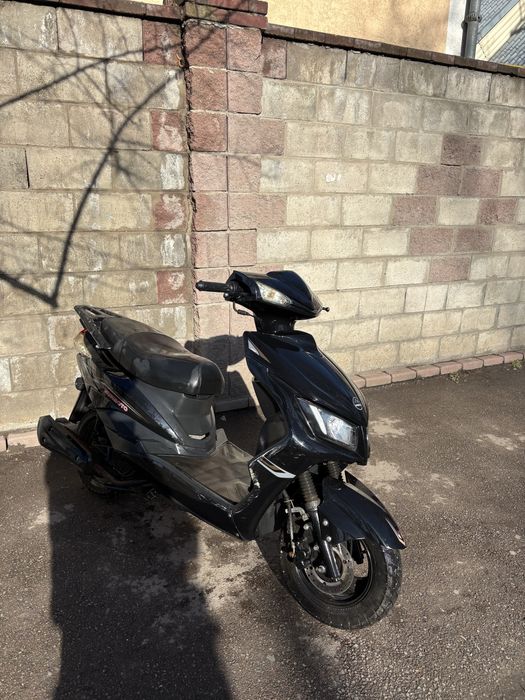 Продам м8,на полном ходу