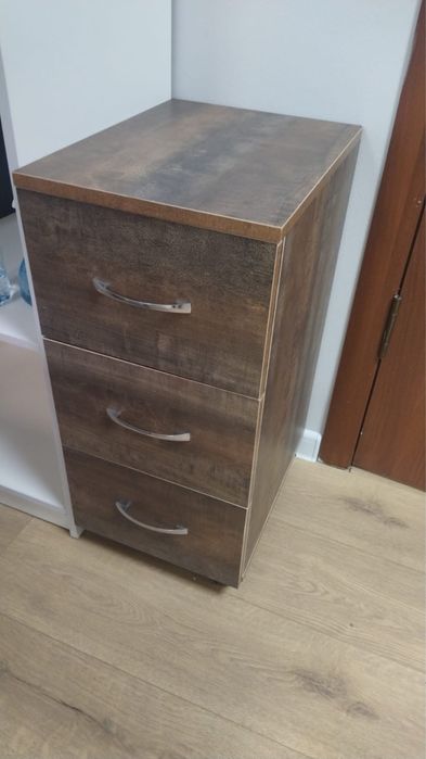 Продам стол вместе с тумбой