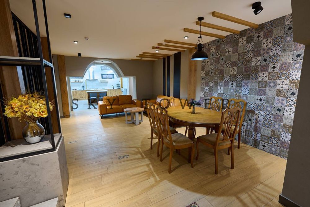 Офис 450м2 шикарный учаскок в центре города