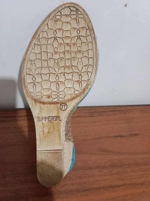 Ayollar oyoq kiyimi razmer37