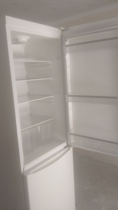 Холодильник б.у в хорошем состоянии