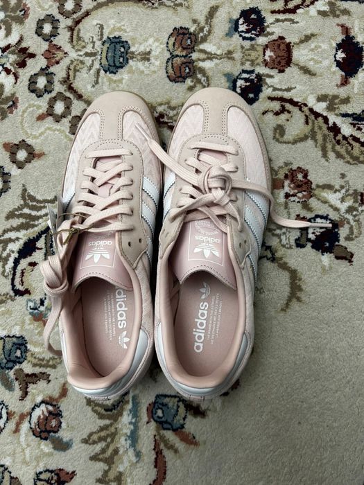Продам кроссовки адидас