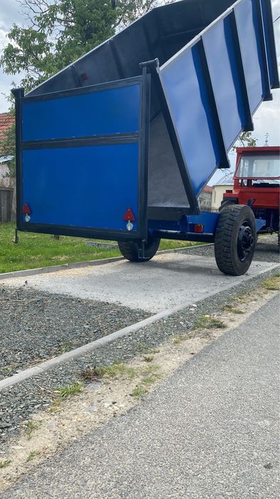 Remorca Basculanilă