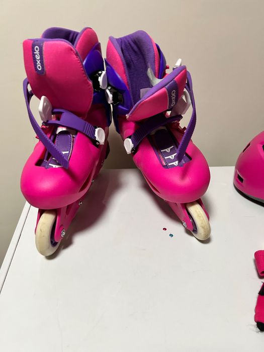 Продаю ролики для девочки в комплекте