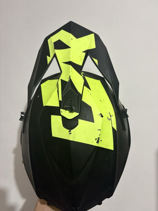 Кросова каска LZR