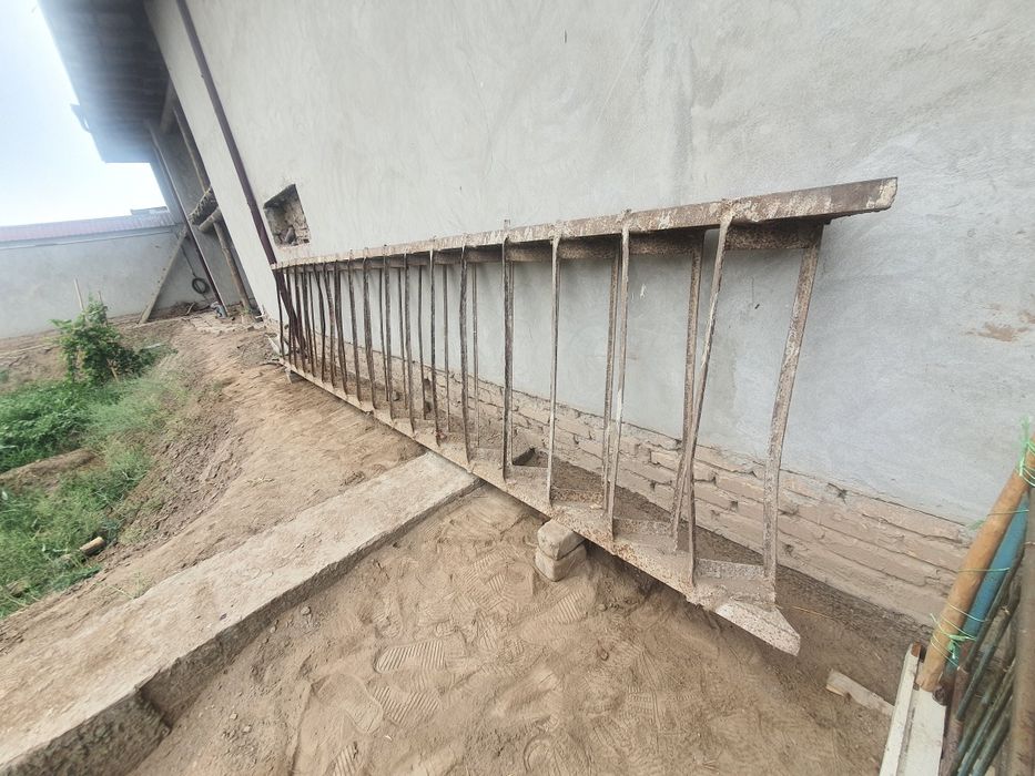 Uzunligi 585sm srochniy sotiladi oladiganla tel qilsin tayyor zina gty