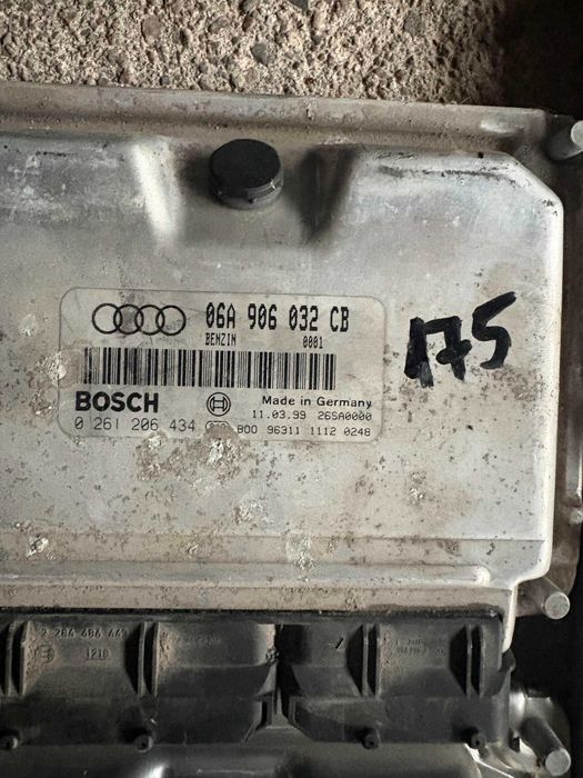 Компютър еку ecu електронен блок двигател Ауди А3 S3 1.8т м7.5