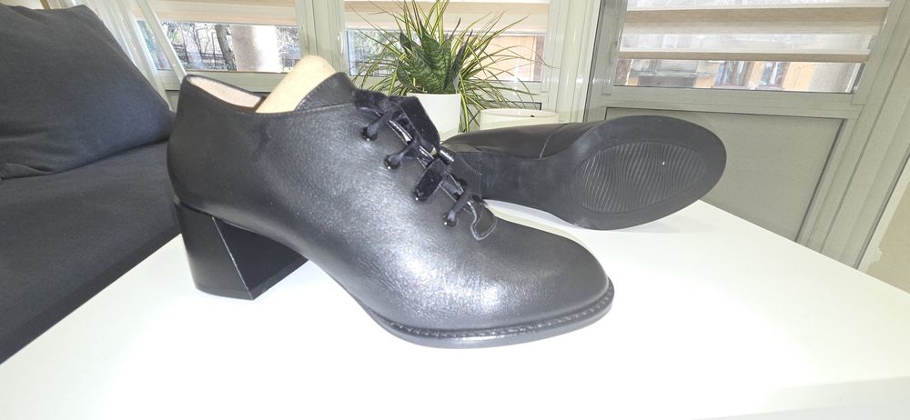 Естествена кожа, нови, елегантни обувки