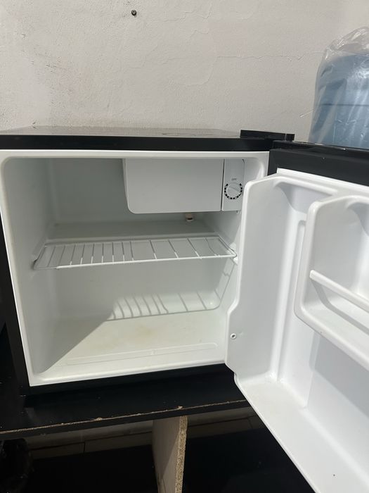 Продам небольшой холодильник