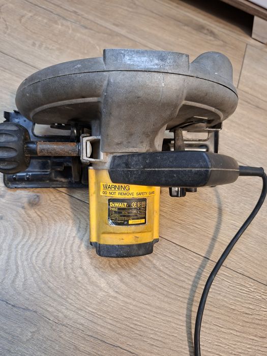 Circular dewalt dw62