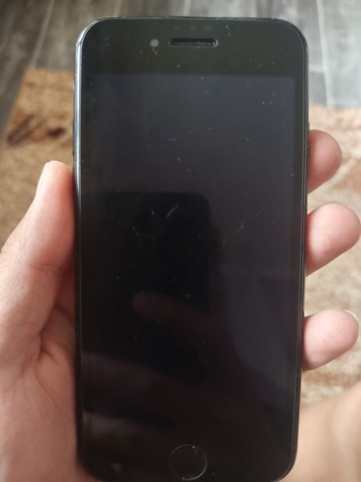 Продам iPhone 7 память 128 ёмкость 100%