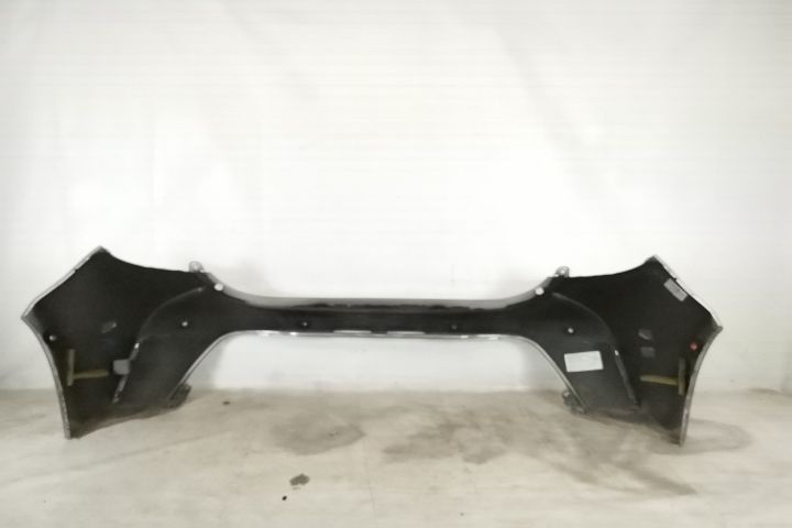 Оригинална задна броня със сензори в добро състояние Тойота Корола / T