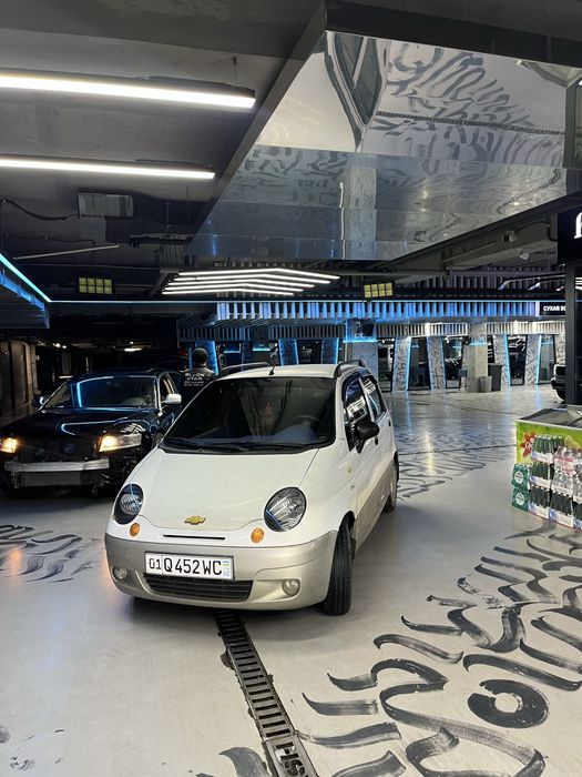 Avto Tyuning.  Tyuning Avto xizmati alikantara salon pakraska