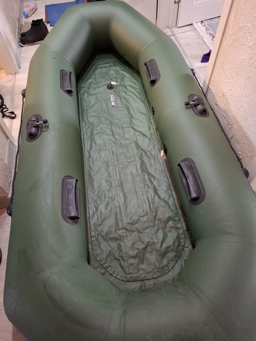 Продам надувная лодка двух местная