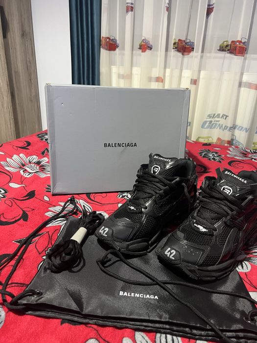 Balenciaga runner v2 black