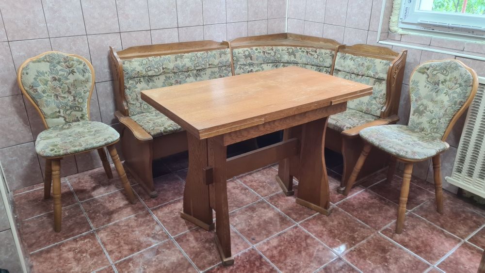 Colțar bucătărie + masă extensibilă + 2 scaune