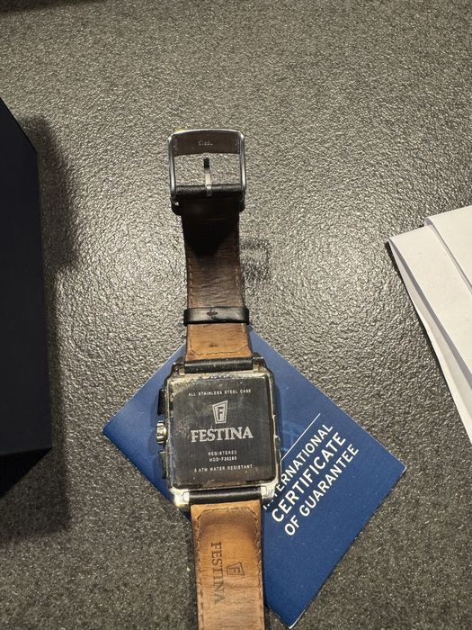 Часовник FESTINA